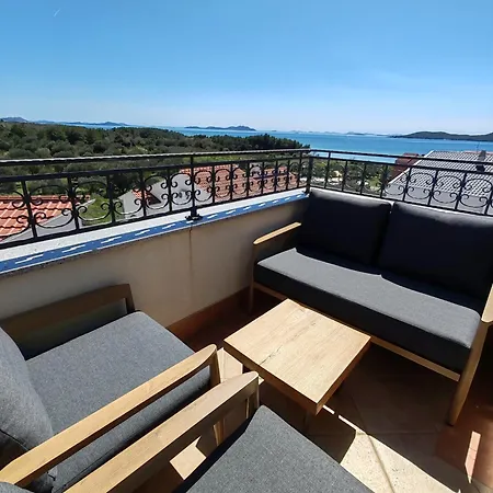 Kovacicek 5 Apartamento Biograd Na Moru