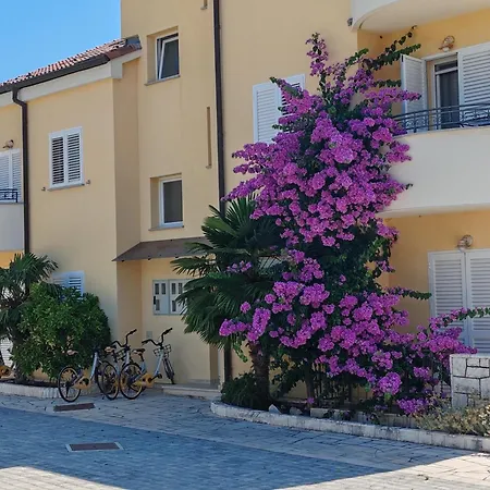 Kovacicek 5 Apartamento Biograd Na Moru